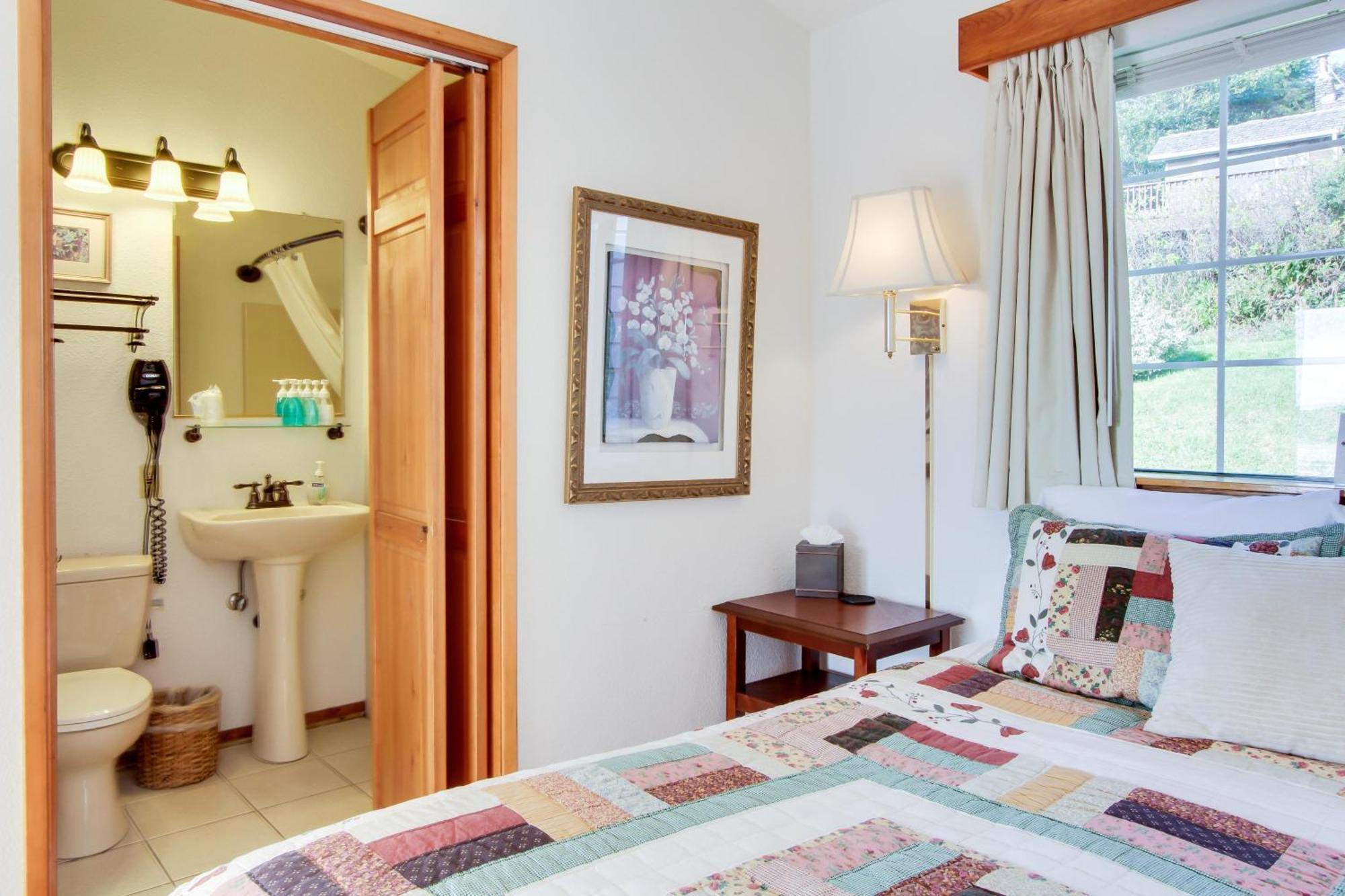 Ocean Cove Inn Яхатс Экстерьер фото