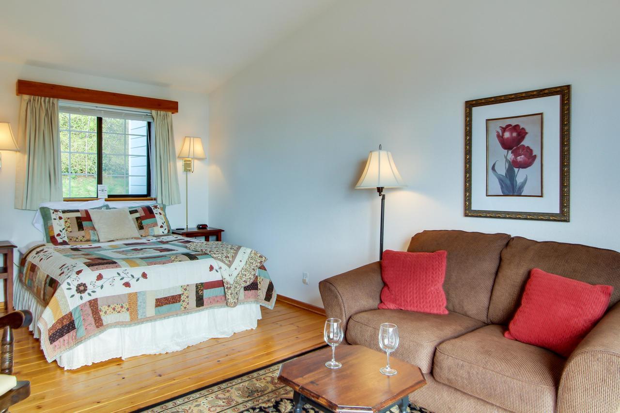Ocean Cove Inn Яхатс Экстерьер фото